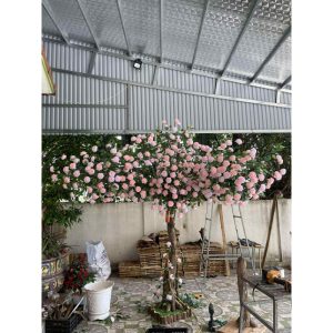 Tường Hoa Hồng Giả Trang Trí Showroom – Cửa Hàng